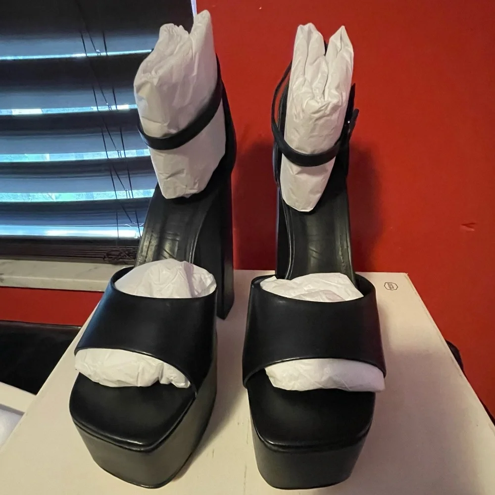 Schutz Lenne Blk Nappa Leather Sandal 9.5 NIB - Picture 6 of 11